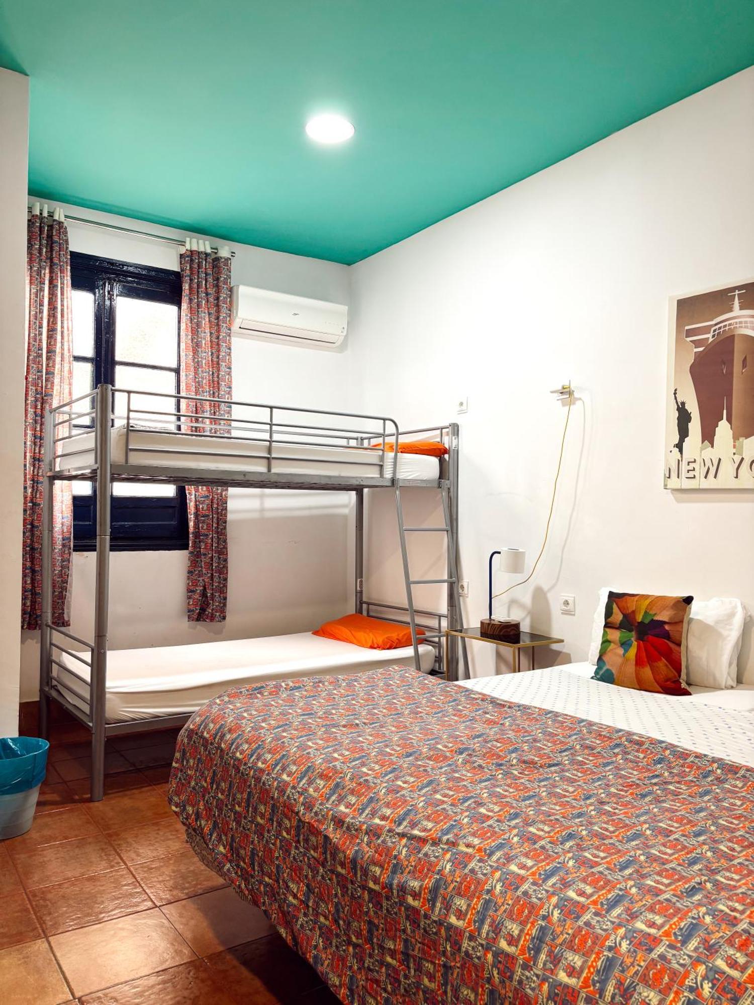Rio Hostel Seville